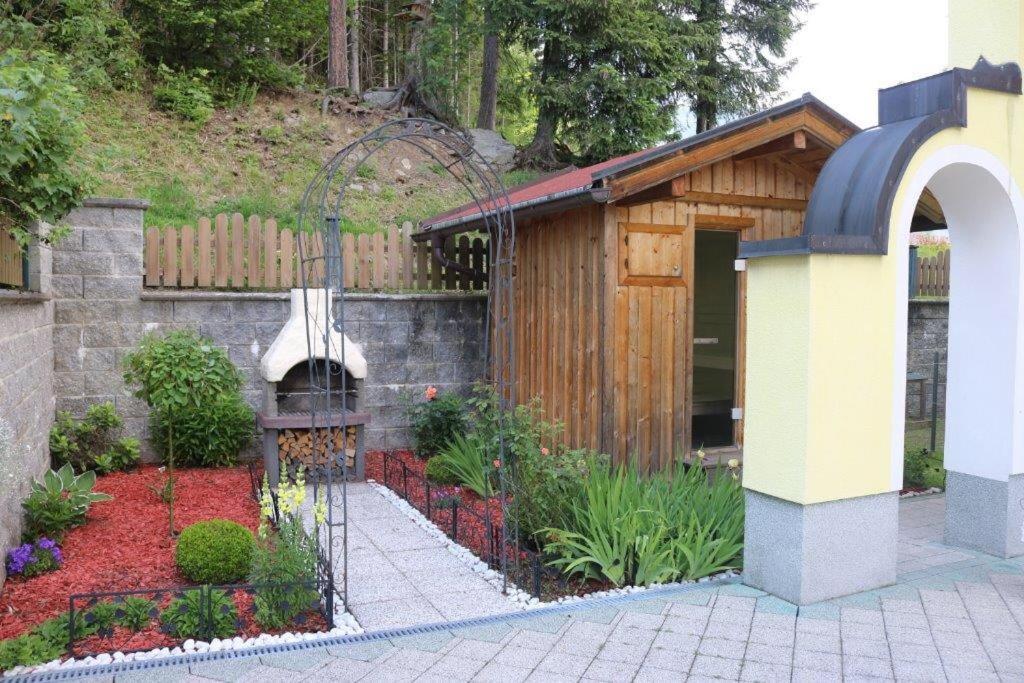 Landhaus Katharina Bis 12 Personen Mit Saunachalet Und Blick Auf Die Bergwelt Des Zillertals Hippach Dış mekan fotoğraf